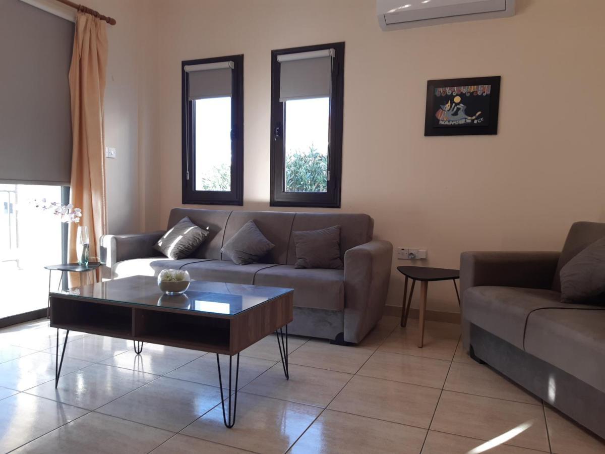 Marinea Beach Villas Klorakas Екстер'єр фото