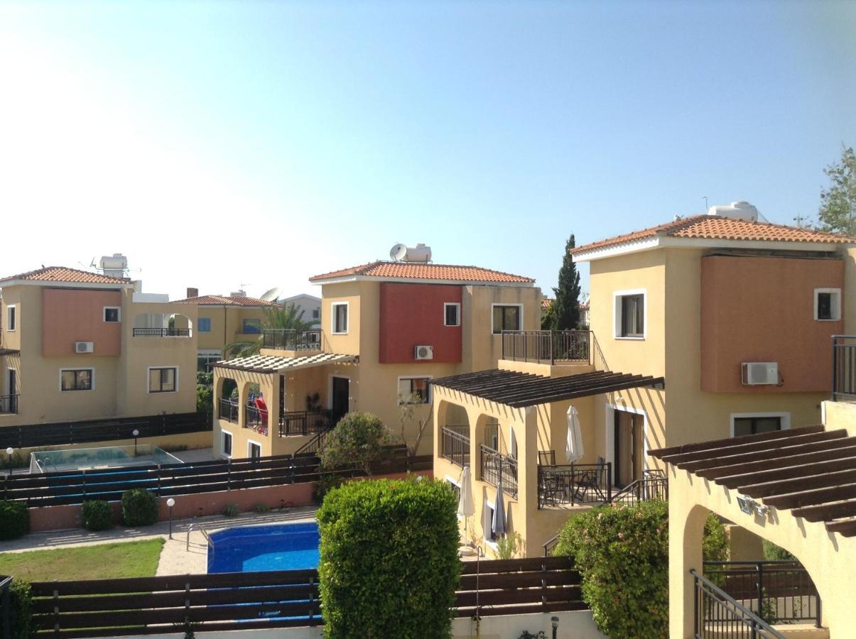 Marinea Beach Villas Klorakas Екстер'єр фото