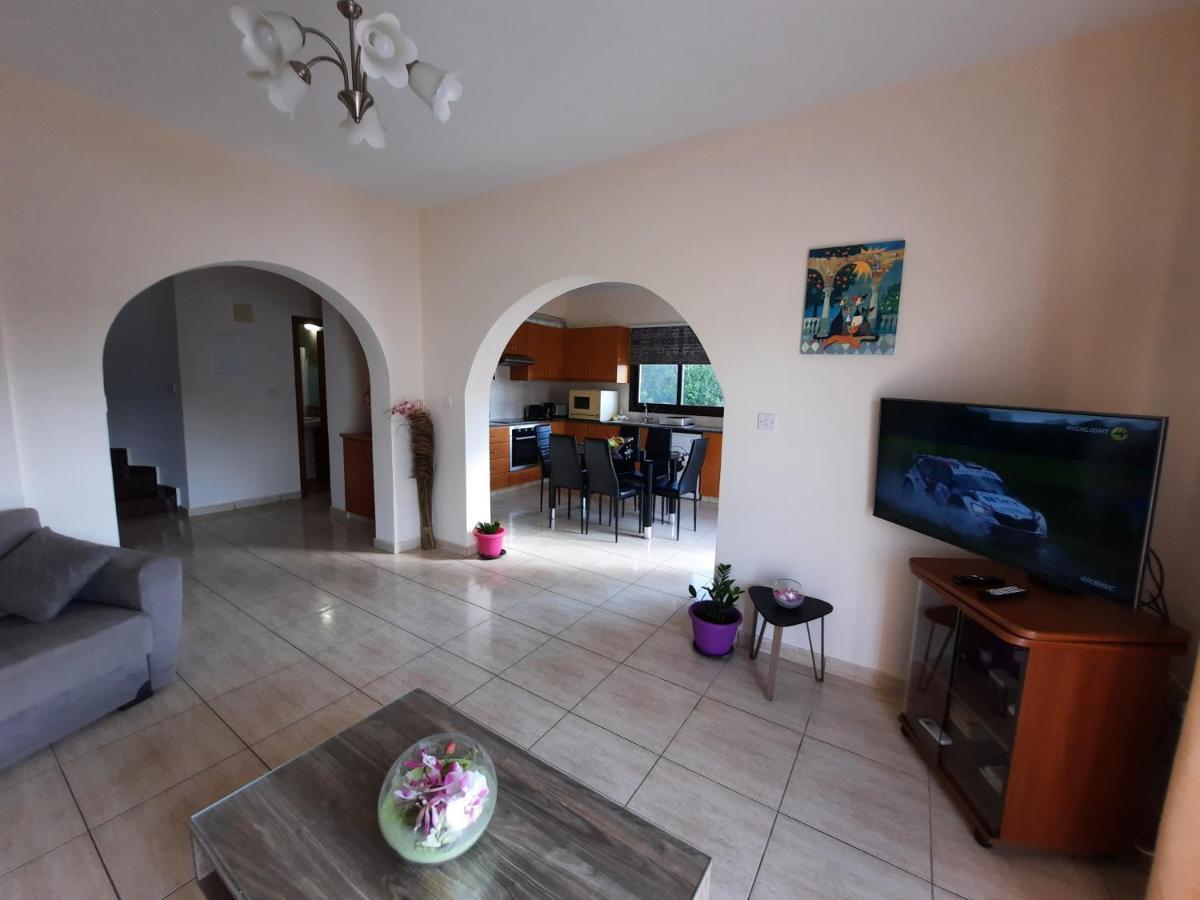 Marinea Beach Villas Klorakas Екстер'єр фото